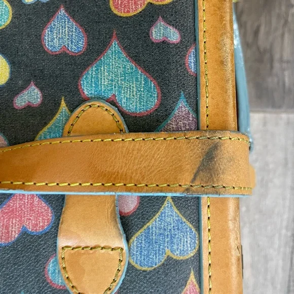 Black with hearts roller suitcase - Picture 5 of 8